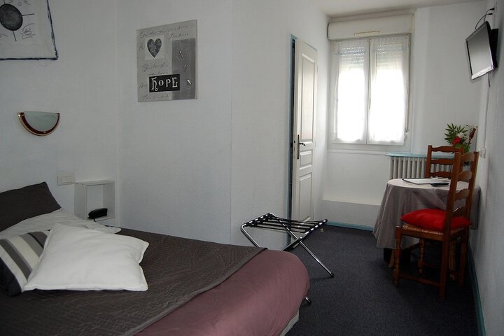 Room 16 of 60