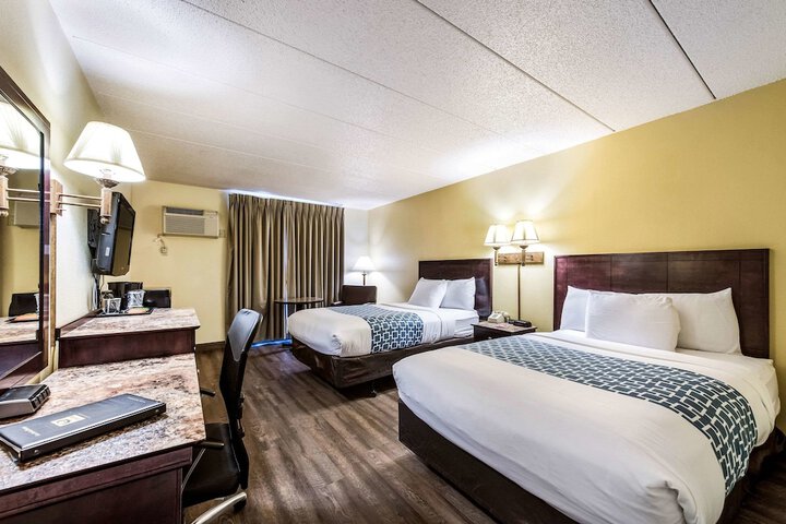 2 Double Beds (3 of 6)