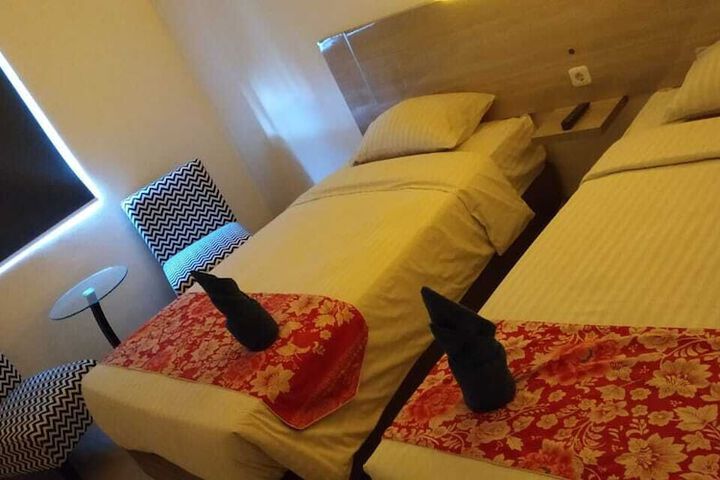 Room 9 of 15