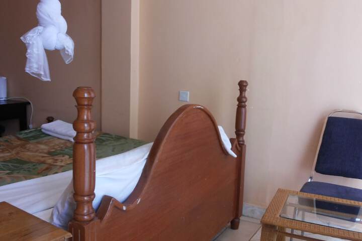 Room 6 of 94