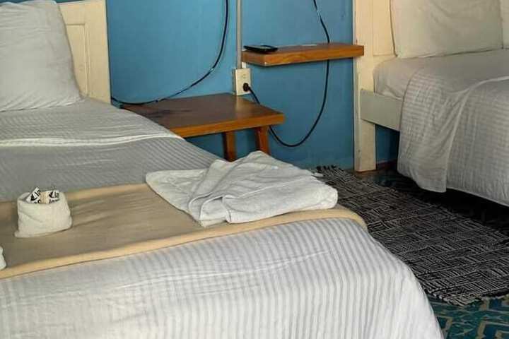 Room 5 of 10