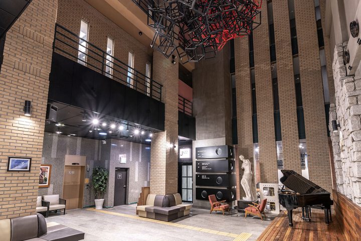 Hotel Lobby