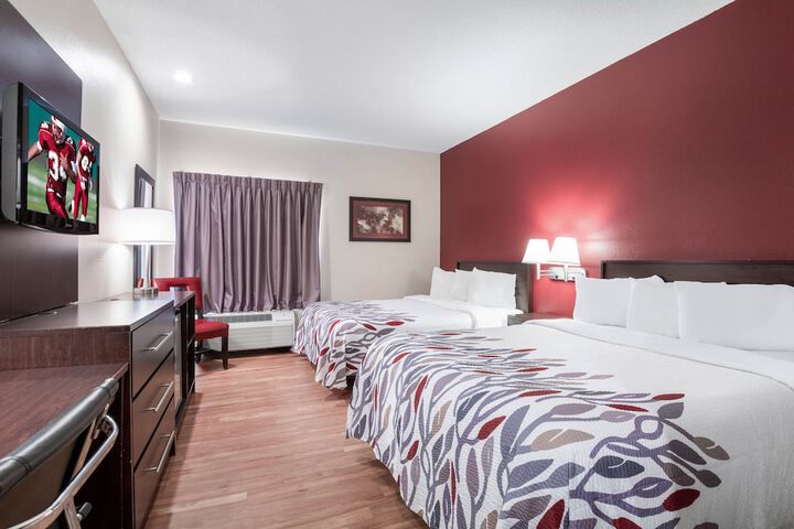 ADA Accessible Deluxe 2 Queen Beds (10 of 14)