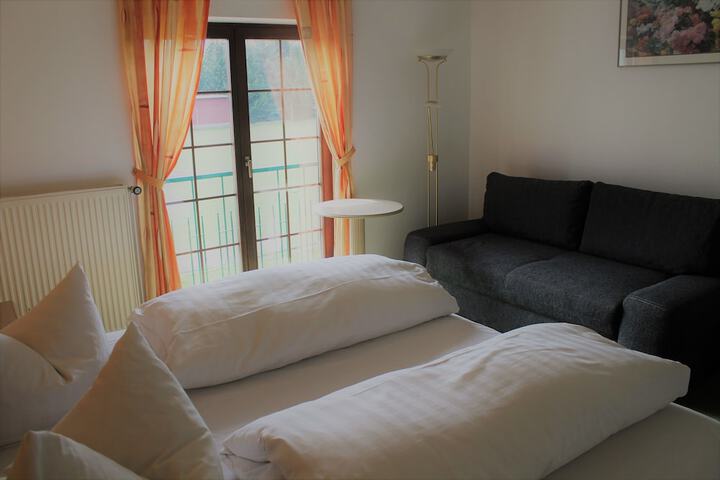 Room 17 of 34