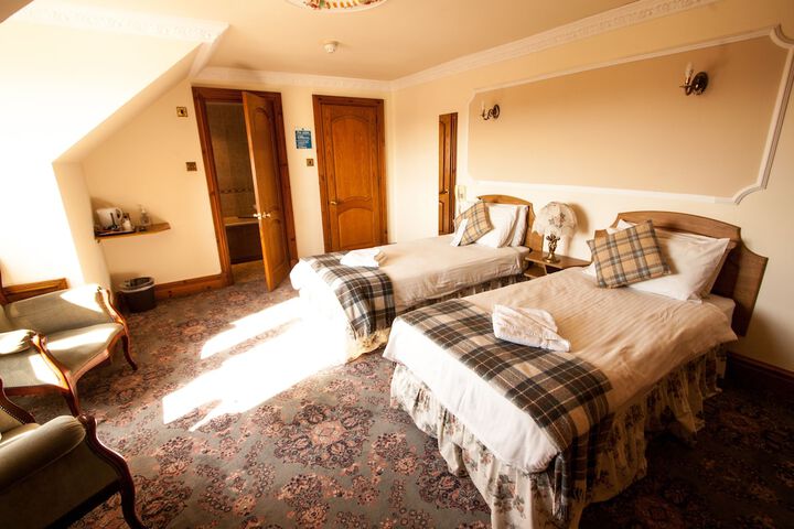 Room 6 of 38