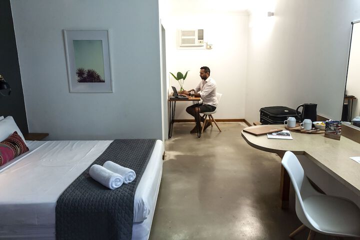 Room 27 of 81