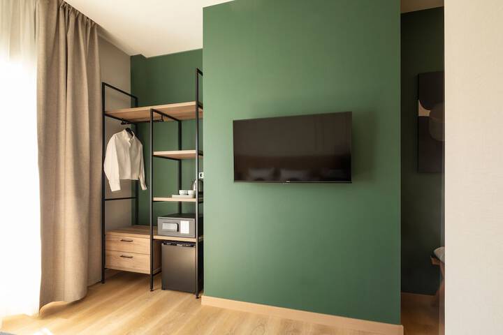 Room 10 of 43