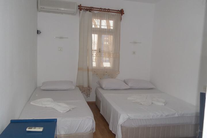Room 8 of 15
