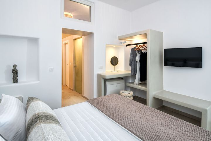 Room 12 of 79
