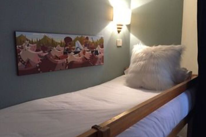 Room 13 of 35