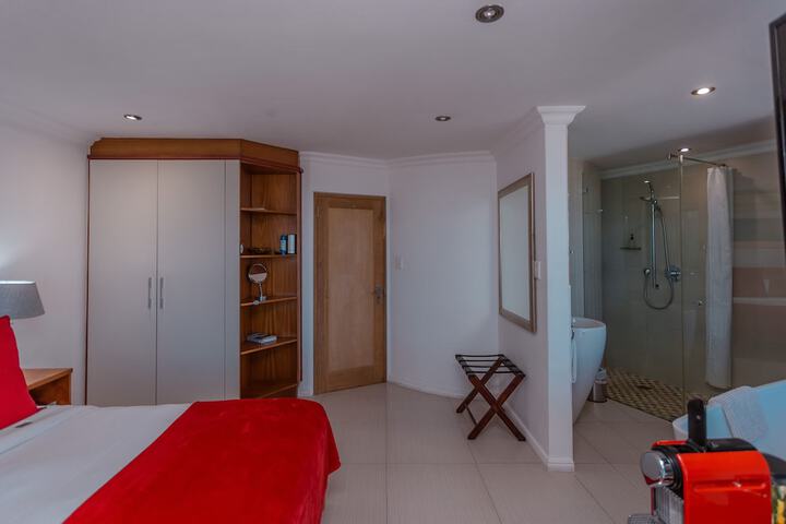 Room 16 of 47