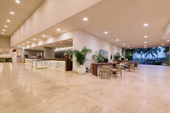 Hotel Interior 10 of 397