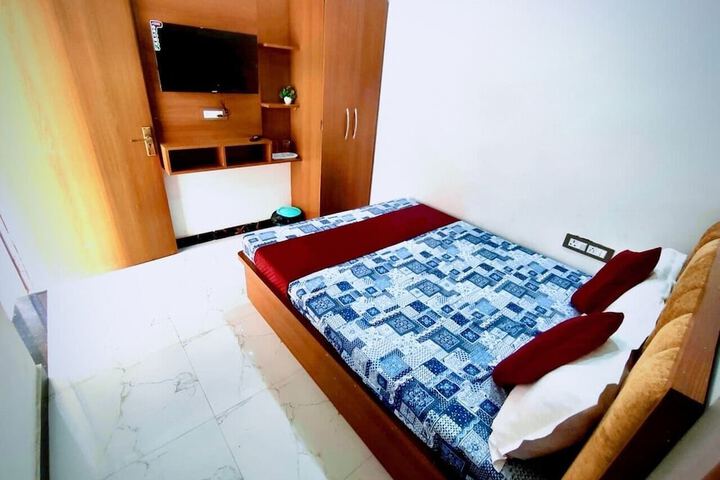 Room 13 of 71