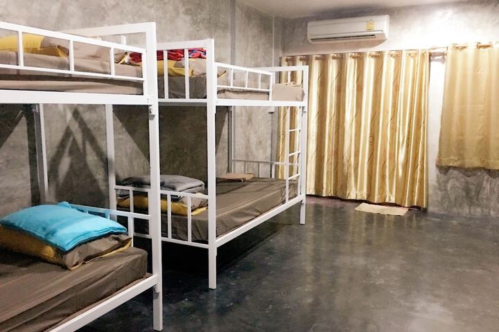 Room 10 of 25