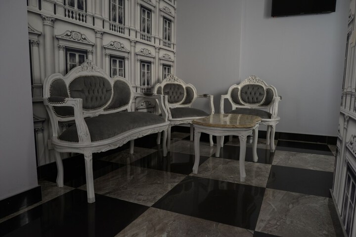Room 43 of 57