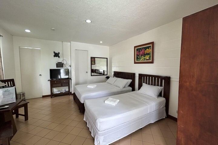 Room 17 of 49
