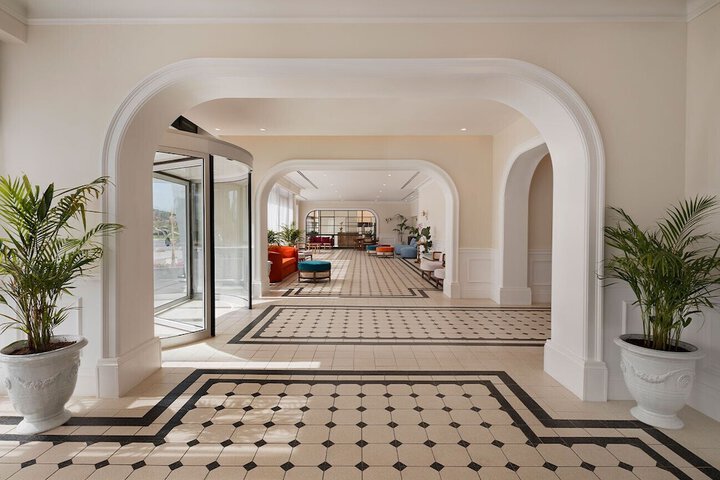Guest Lobby