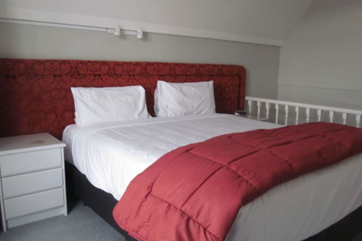 Room 7 of 36