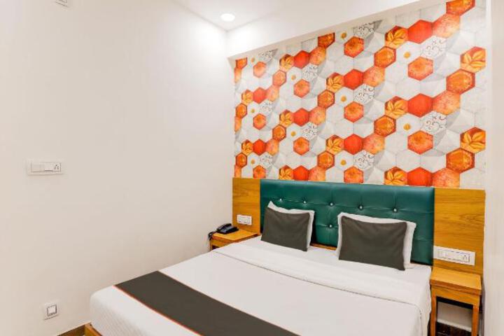OYO Hotel Mahi Inn