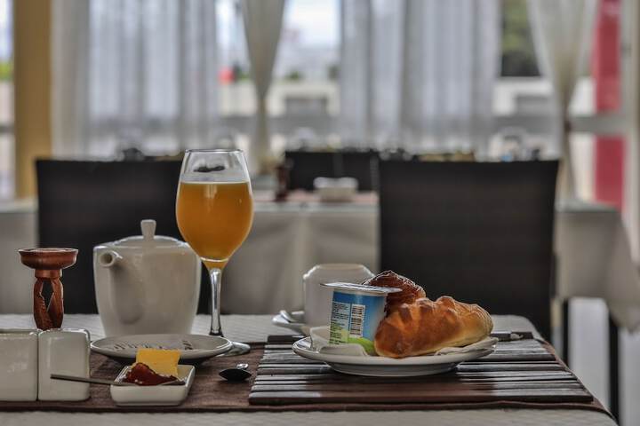 Breakfast/Coffee Service 28 of 41