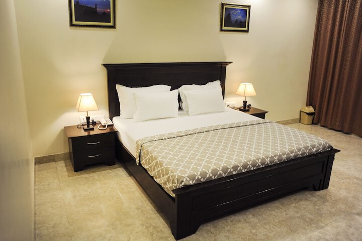 Room 15 of 60