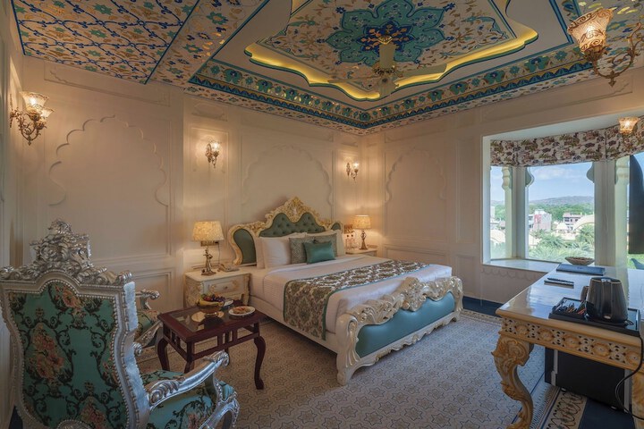 Room 15 of 110