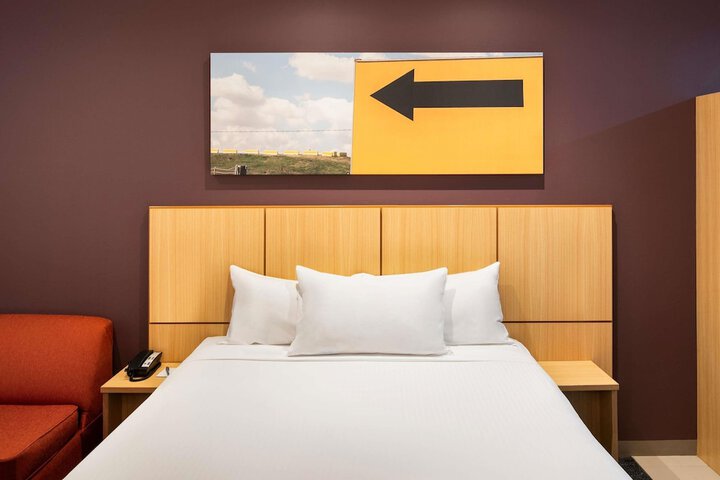 Room 20 of 76