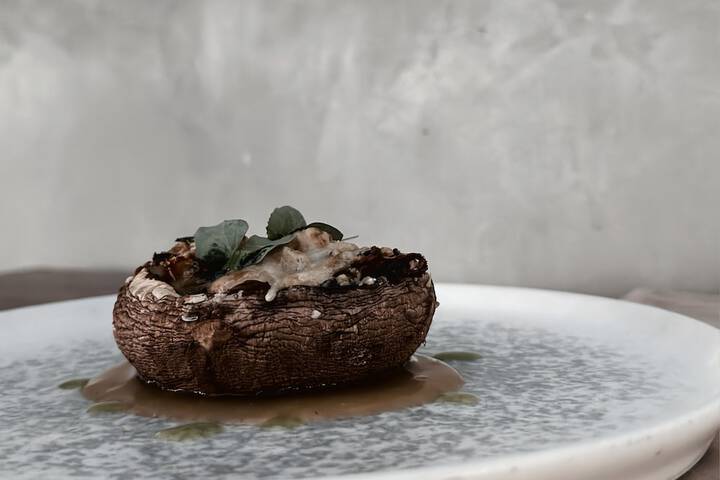 Dining 60 of 74