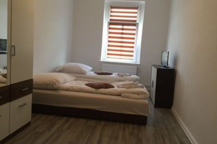 Room 3 of 69