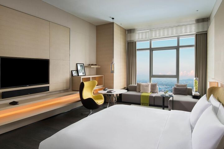 Room 45 of 99