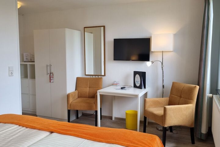 Room 14 of 42