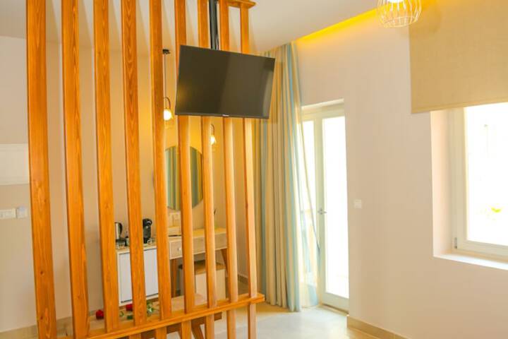 Room 21 of 40