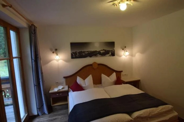 Room 2 of 14