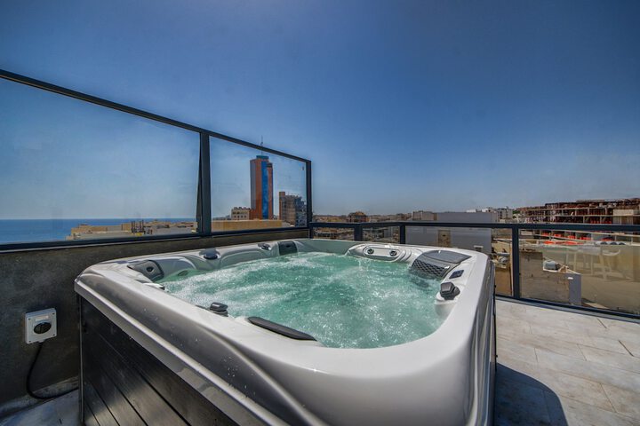 Hot Tub 47 of 62