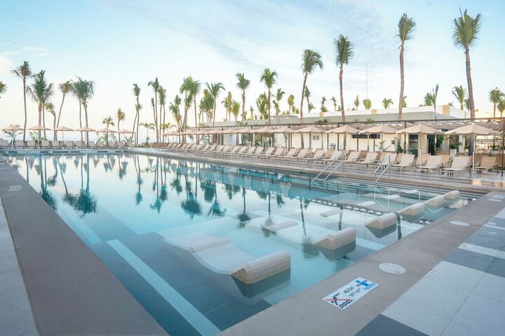 Hotel Pool