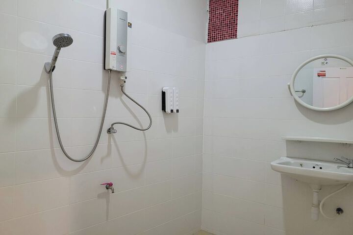 Room 53 of 77