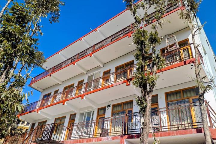 Mukteshwar Valley Resort