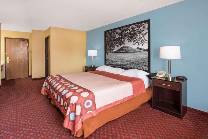 1 King Bed (7 of 8)