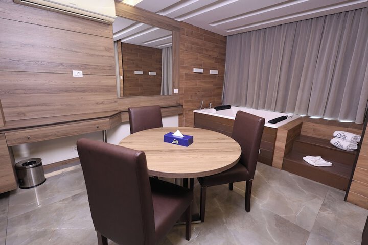 Room 41 of 105