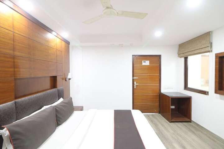 Room 7 of 15