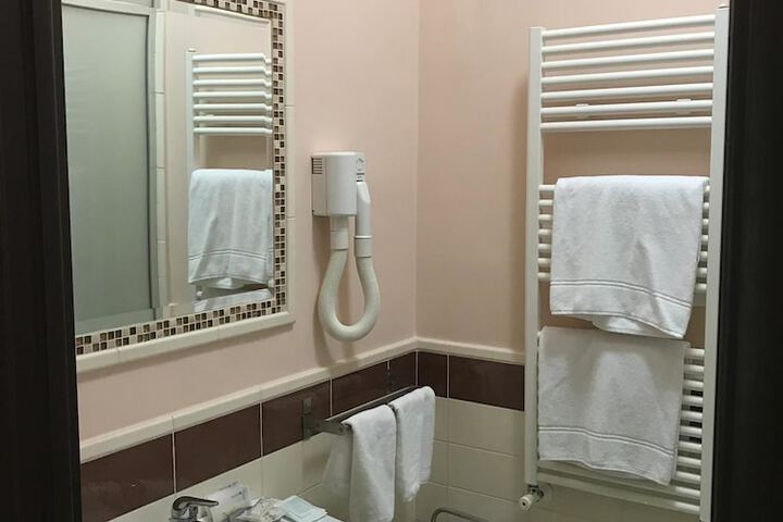 Room 17 of 22