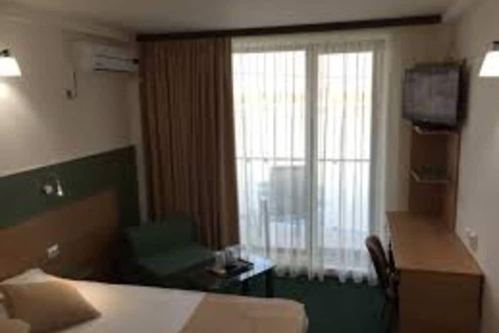Room 4 of 54