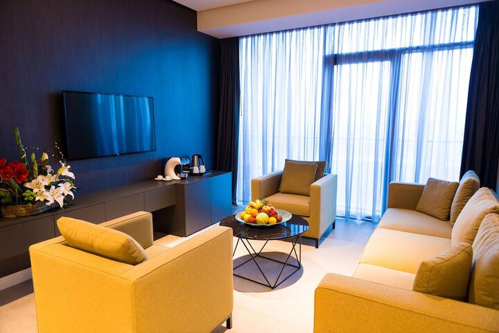 Room 10 of 114