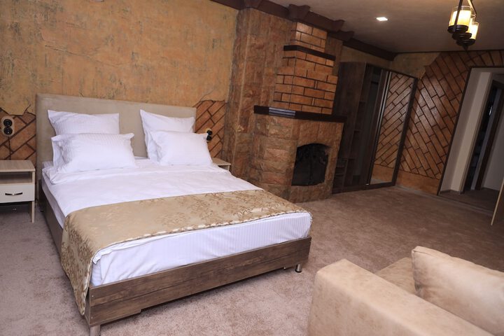 Room 20 of 32
