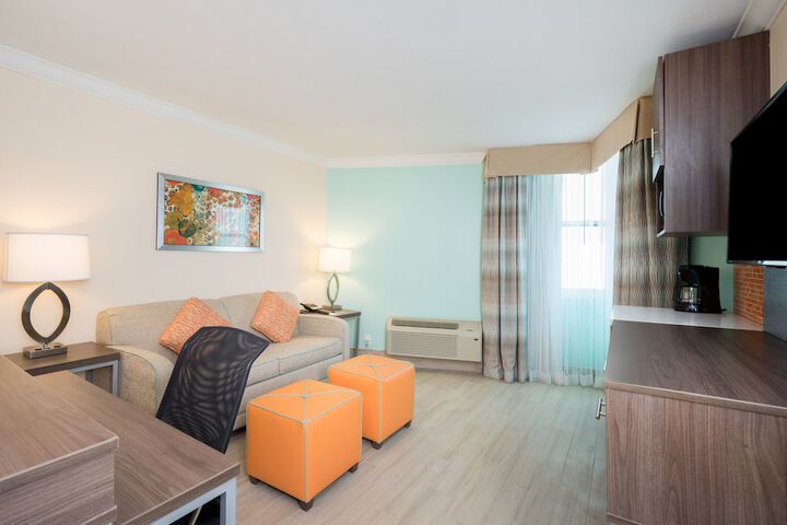 Room 6 of 43