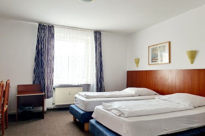 Room 35 of 91