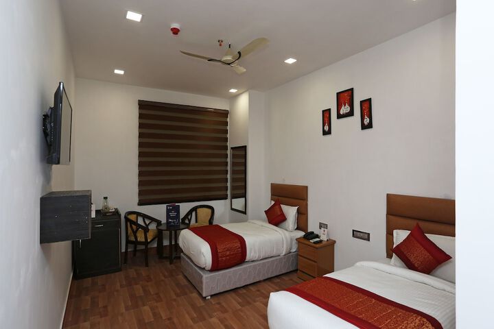 Room 9 of 25