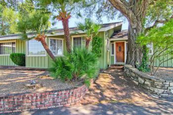 Sea Stone Ridge 3 Br home by RedAwning in Paso Robles, CA