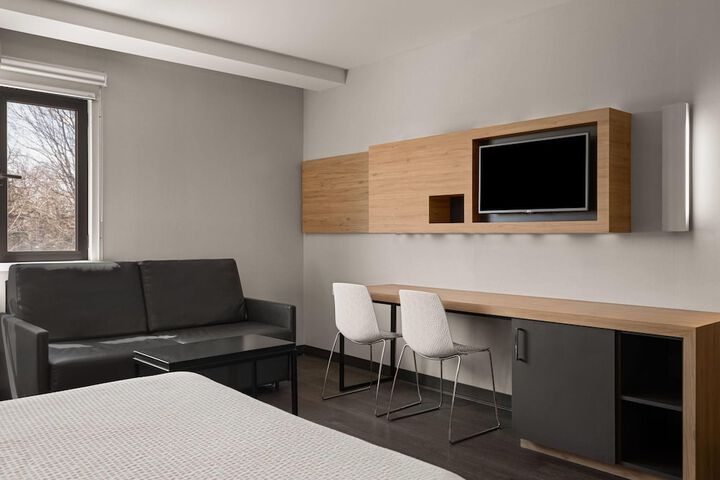 Room 25 of 58