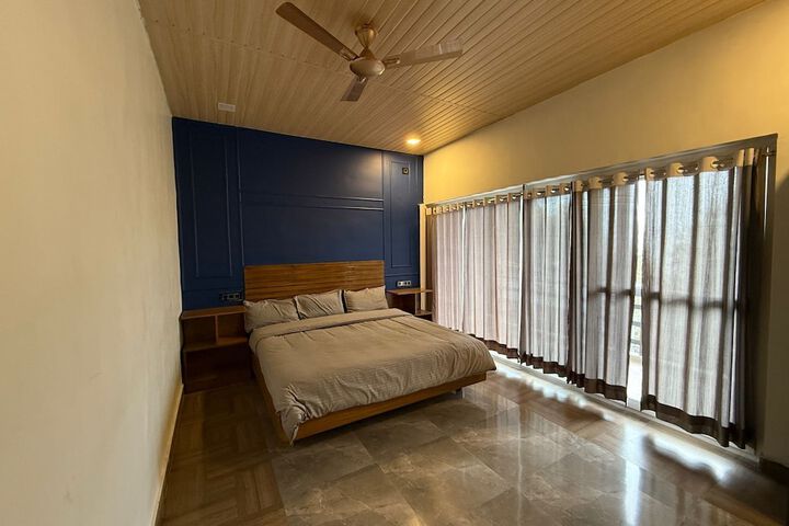 Room 12 of 22